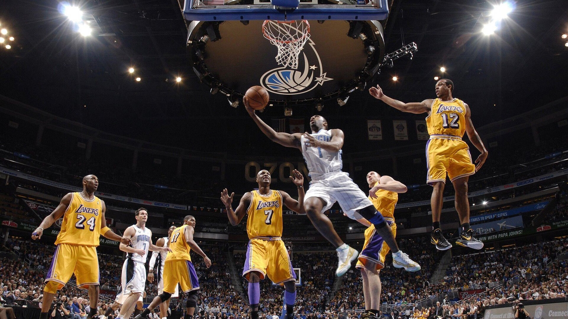 开云体育足球-海港绝唱，维尼修斯的致命弧线，补时世界波撕裂夜空，海港绝唱！维尼修斯补时世界波撕裂夜空